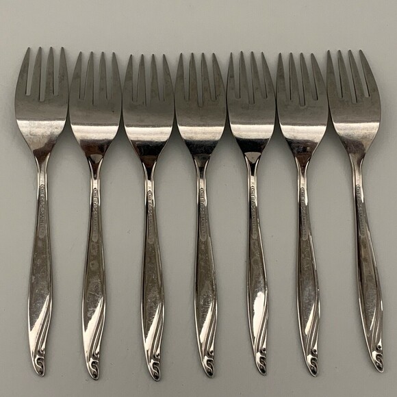 Wm A Rogers Oneida Surf Club Stainless Individual Salad Forks Lot of 7 - Picture 3 of 4